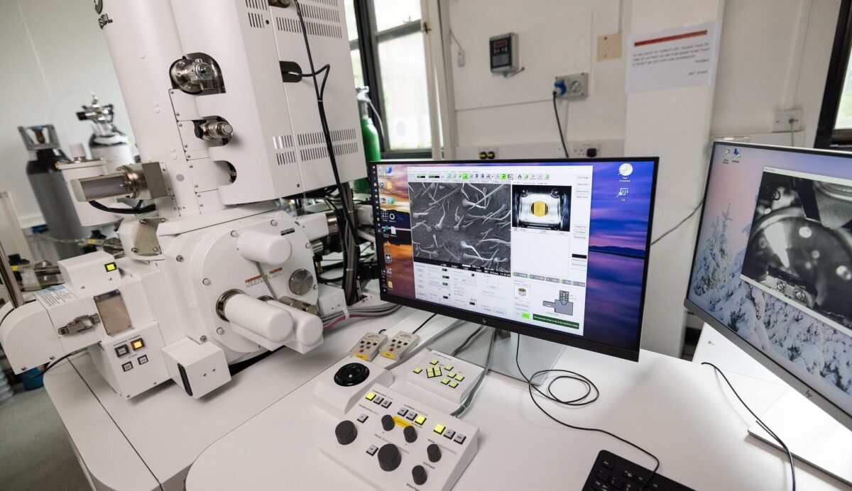 Image of University of Bath microscopy facilities, photo credit Tom Smith Photography